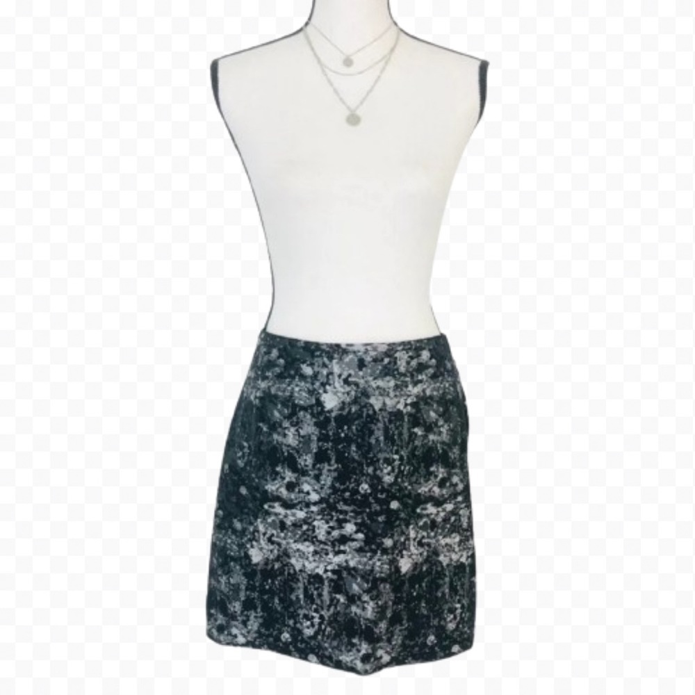 Banana Republic Mini Skirt Pencil Skirt Shiny Lined Size 6 Like New